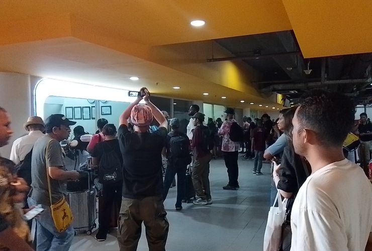 Pembatalan Penerbangan di Bandara Komodo Masih Terjadi