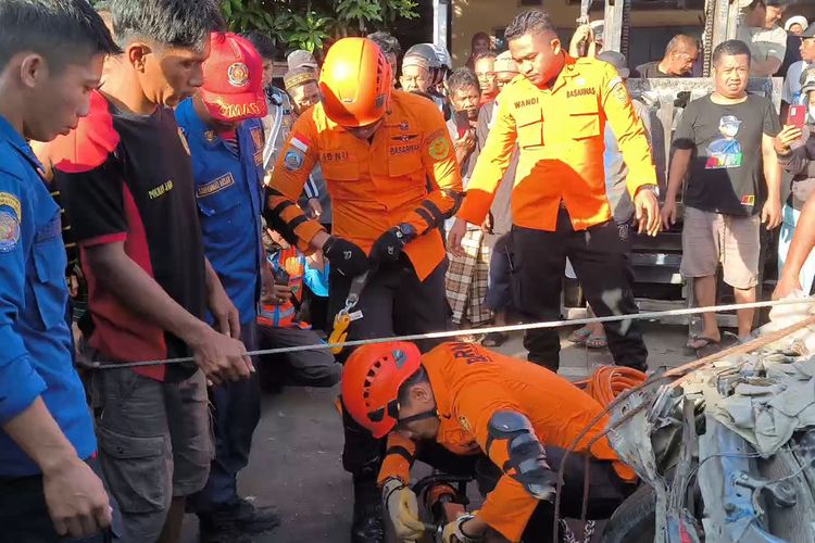 Kecelakaan Truk dan Pikap Pengangkut Ayam di Polewali Mandar, Sopir Terjepit 3 Jam