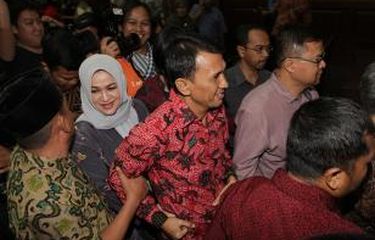 Hari Ini, Gatot Pujo dan Istri Jalani Sidang Perdana
