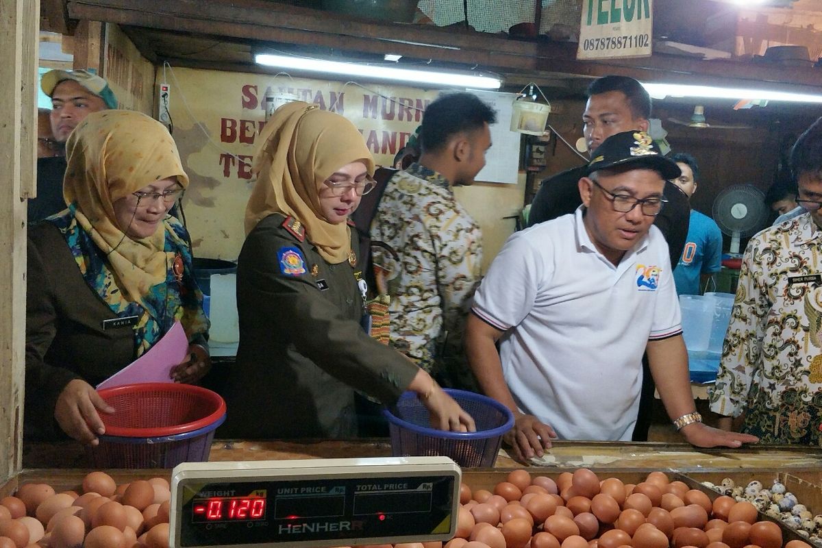 Wali Kota Depok, Mohammad Idris di Pasar Agung, Jalan Proklamasi, Sukmajaya, Depok, Kamis (2/5/2019).
