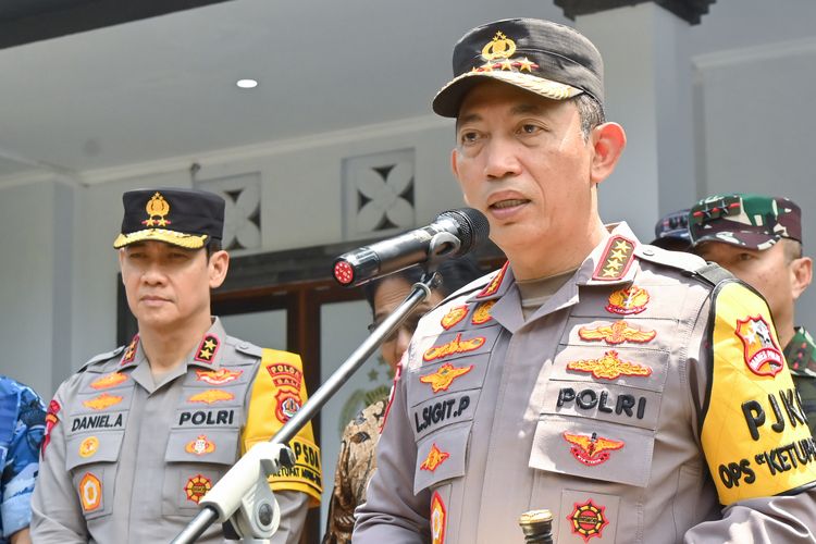 Saat DPR-Pemerintah Satu Suara Perpanjang Usia Pensiun Kapolri