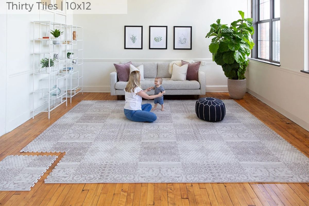Play mat kerap jadi pilihan ibu muda untuk dekorasi kamar anak yang nyaman dan cantik