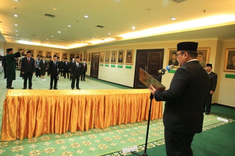 Menteri Agama (Menag) Yaqut Cholil Qoumas melantik Prof. Asep Saepudin Jahar sebagai Rektor UIN Jakarta periode 2023-2027 pada Rabu (1/3/2023).