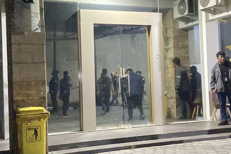 Polisi Kembali Geledah Ruko di Cipete Kamis Malam