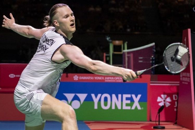 Tunggal putra Denmark Anders Antonsen saat melawan wakil Jepang, Kenta Nishimoto, pada semifinal Jepang Open 2022 di Osaka, jepang, pada 3 September 2022. Terkini, Anders Antonsen kembali berhasil mencapai semifinal All England 2023 seusai memenangi perempat final kontra Anthony Sinisuka Ginting, Sabtu (18/3/2023) dini hari WIB.