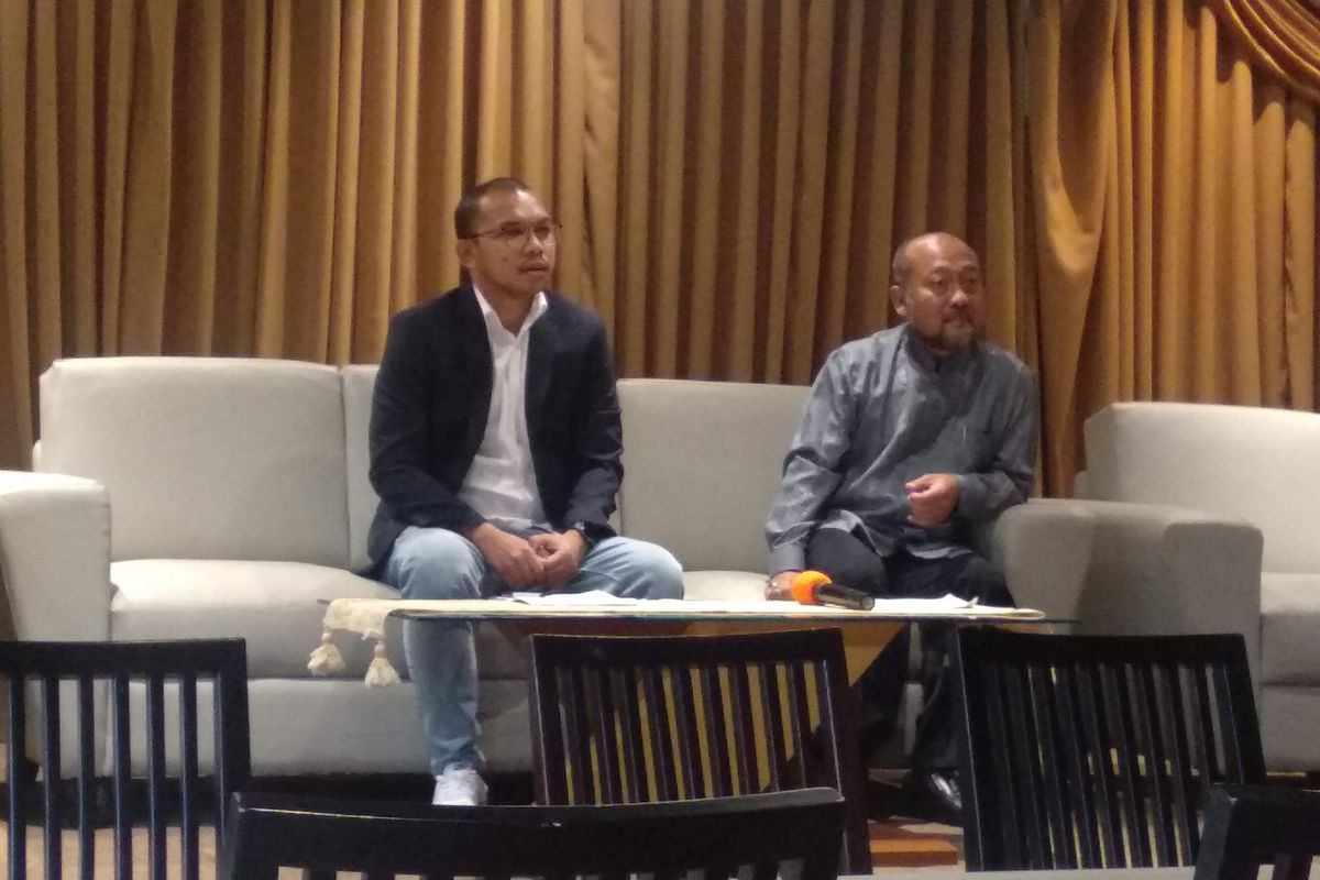 Kuasa hukum PT Buana Permata Hijau Damianus Renjaan (kiri) dalam konferensi pers di Cikini, Jakarta Pusat, Jumat (17/5/2019).