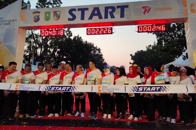 Riau Bhayangkara Run 2023 yang diselenggarakan di Kota Pekanbaru, Minggu 6 Agustus 2023 sukses digelar.