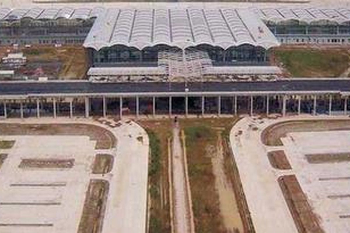 Bandara Kuala Namu di Sumatera Utara.