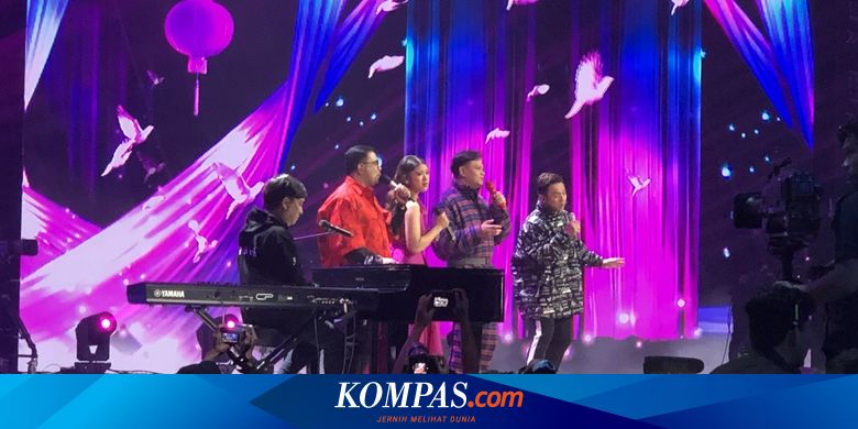 Lirik Dan Chord Lagu Mantan Terindah Dari Kahitna Kau yang terindah di dalam hidup ini tiada allah tuhan yang seperti engkau besar perkasa penuh kemuliaan. lirik dan chord lagu mantan terindah