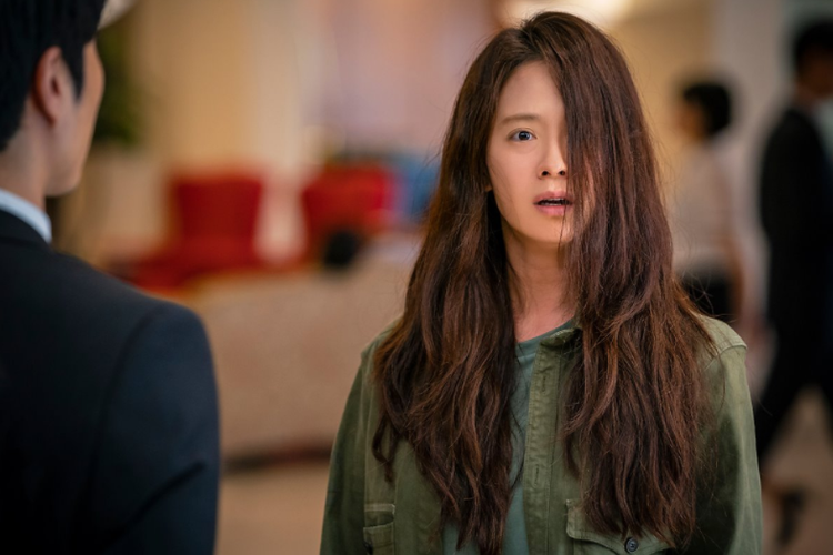 Sinopsis Lovely Horribly, Song Ji Hyo dan Park Si Hoo Bertukar Nasib