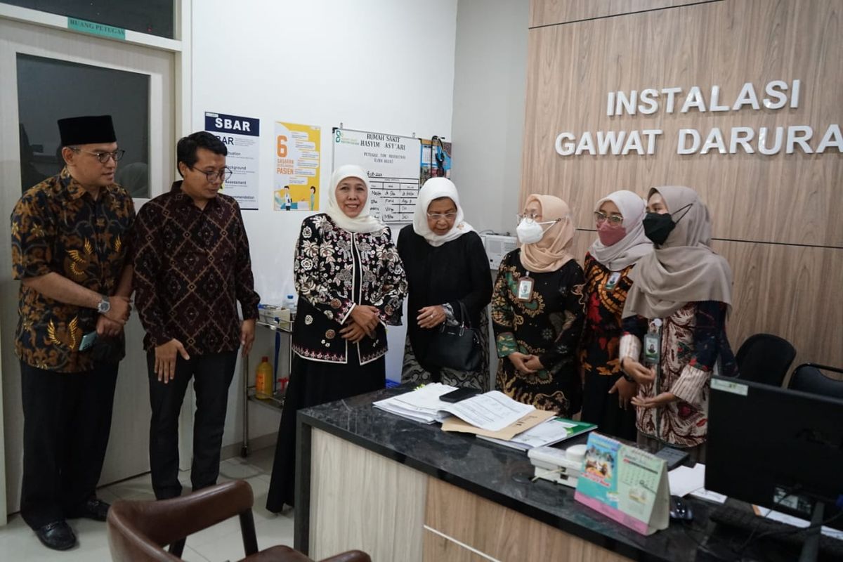 RS Hasyim Asy'ari Dompet Dhuafa diresmikan langsung Gubernur Jawa Timur Khofifah Indar Parawansa, Selasa (8/8/2023). Peresmian ini turut dihadiri Pengasuh Pondok Pesantren Tebuireng KH Abdul Hakim Mahfuzh, istri Gus Sholah Farida Salahuddin Wahid, dan inisiator sekaligus Ketua Dewan Pembina Dompet Dhuafa Parni Hadi beserta jajarannya, serta para donatur maupun stakeholder yang terlibat.