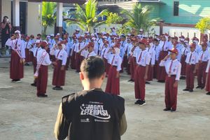 Upacara Bendera Merah Putih di SDN 004 Sebatik Tengah, Awali Ekspedisi Jagat Literasi di Kaltara