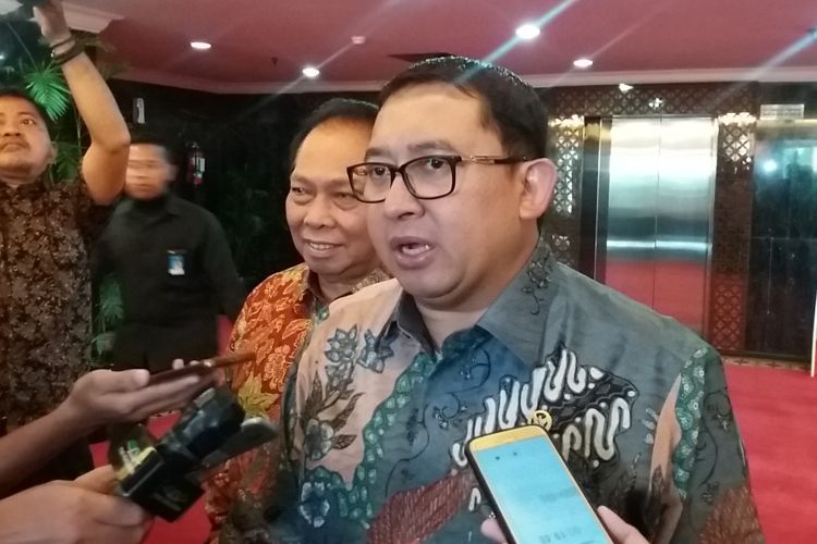 Pelaksana Tugas Ketua DPR RI Fadli Zon di Kompleks Parlemen, Senayan, Jakarta, Rabu (13/12/2017).