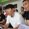 Shin Tae-yong Hadir Pantau Laga PSM Makassar Vs Kaya FC, Simon McMenemy Jadi Komentator