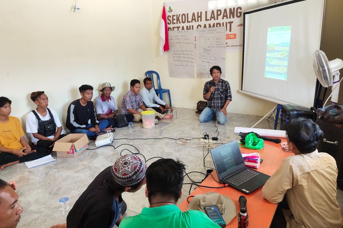 Sesi Diskusi BRGM bersama Kelompok Tani terkait pengelolaan lahan gambut