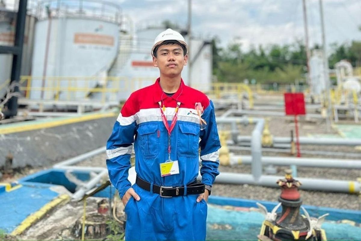 Iqbal Fauzi, alumni mahasiswa Institut Teknologi Bandung (ITB) dan Beasiswa Sobat Bumi angkatan ke-8 yang kini menjadi Perwira PT Pertamina Hulu Energi lewat program Bimbingan Profesi Sarjana Subholding Upstream (BPS SHU) 2024.