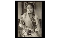 Fatmawati Soekarno: Kiprah dan Pernikahan dengan Soekarno