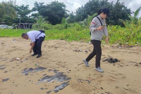 Limbah Minyak Kental Cemari Pesisir Pantai di Bangka Tengah