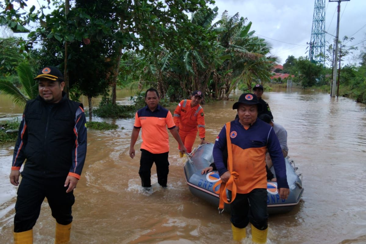 Cuaca Ekstrem: Banjir Melanda Tanjungpinang, 800 Warga Dievakuasi