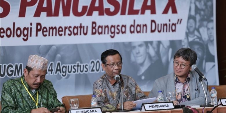 Dalam diskusi panel bertema Keselarasan Agama dengan Nilai Pancasila (23/8/2018), Komisioner Dewan Pengarah Badan Pembinaan Ideologi Pancasila (BPIB), Prof Mahfud MD menegaskan Indonesia bukanlah negara agama dan juga bukan negara sekuler.