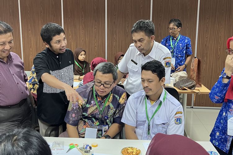 FMIPA UNJ Perkuat Kompetensi Guru Fisika Melalui Pelatihan Robotik dan Koding 