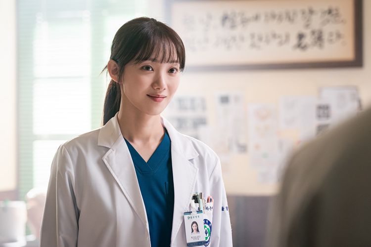 Aktris Lee Sung Kyung dalam drama Dr. Romantic 3.