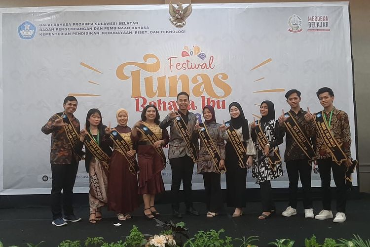 Para duta bahasa Sulselbar yang ikut berpartisipasi secara langsung dalam Festival Tunas Bahasa Ibu (FTBI) Tingkat SD Provinsi Sulsel dan Sulbar 2023 pada 10-11 November 2023 di Makassar, Sulawesi Selatan.