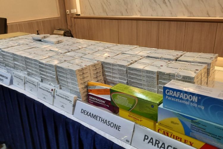 Ratusan boks obat untuk penanganan Covid-19 ditemukan ditimbun di gudang penyimpanan obat milik PT ASA di Kalideres, Jakarta Barat, pada 9 Juli 2021.