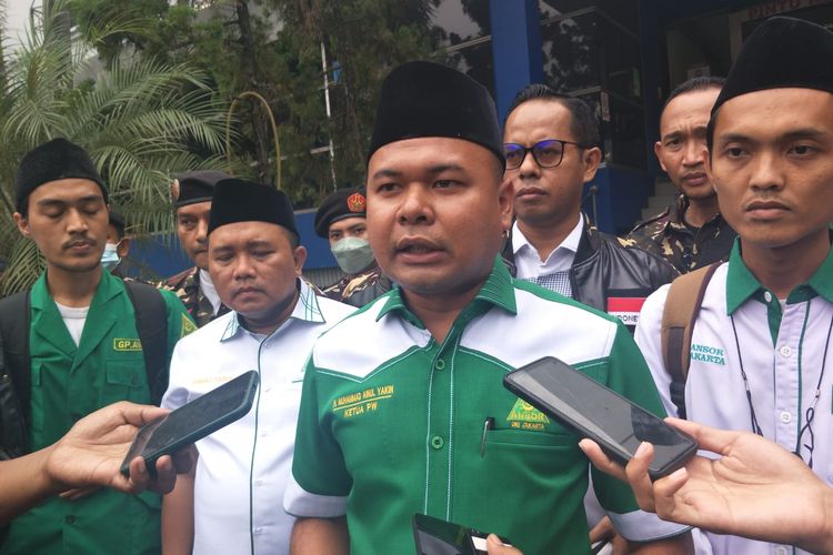 Ketua GP Ansor DKI Jakarta M. Ainul Yaqin usai melaporkan aktivis Faizal Assegaf ke Polda Metro Jaya, Selasa (8/11/2022). 
