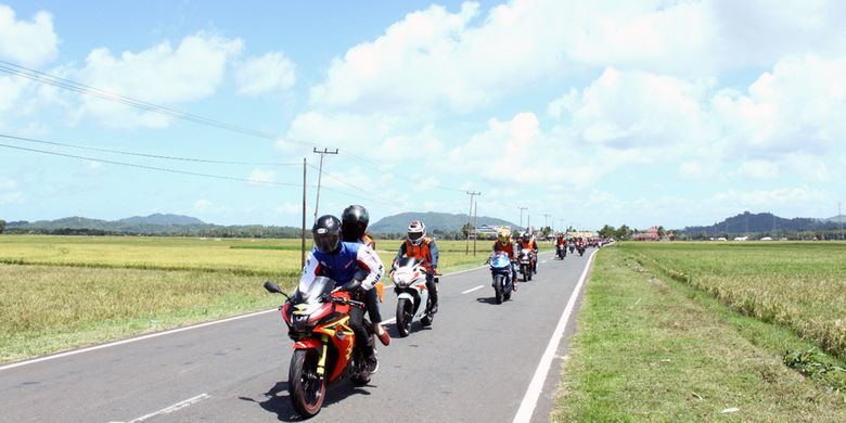 Diler utama Suzuki roda dua di Sulawesi, Sinar Galesong Mandiri, menggelar touring wisata menggunakan GSX 150 series pada 18 – 20 Agustus 2017 untuk merayakan ulang tahun ke-72 kemerdekaan Indonesia.