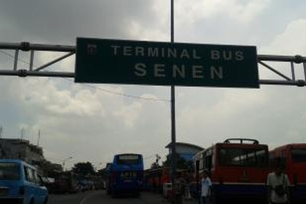 Terminal Bus Senen, Jakarta Pusat. Pemerintah DKI membatalkan revitalisasi terminal senenennpada tahun 2015.