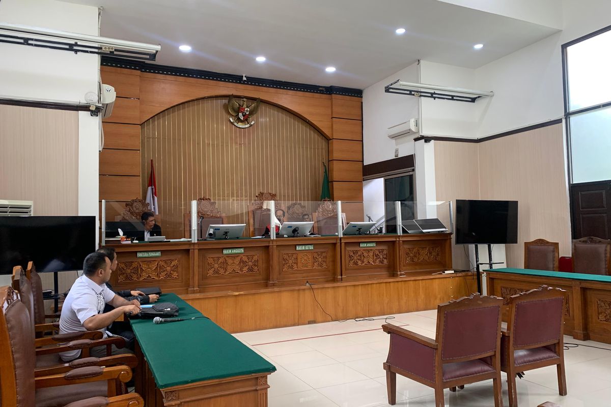 Suasana ruang sidang utama Pengadilan Negeri Jakarta Selatan saat hakim mengabulkan pencabutan gugatan praperadilan mantan Ketua KPK Firli Bahuri, Selasa (30/1/2024).