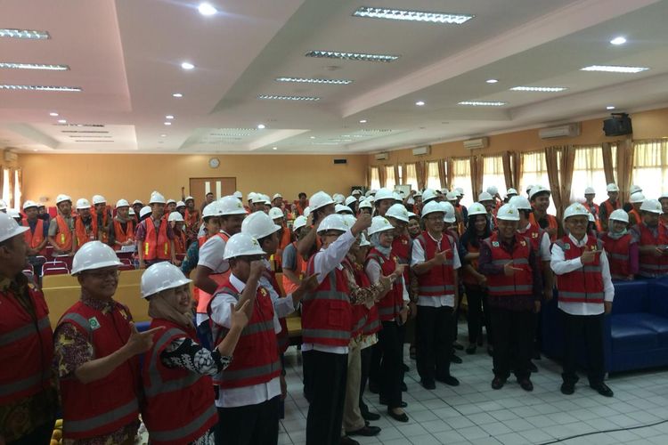 Pembukaan pembekalan uji kompetensi dan sertifikasi fresh graduate di Politeknik Negeri Jakarta, Depok, Selasa (10/3/2020).