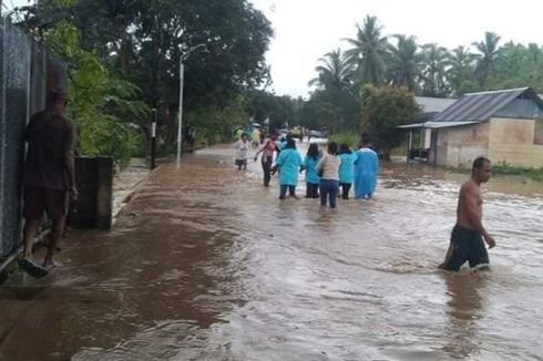 Banjir Rendam Puluhan Rumah Warga di Seram Barat, Jalan Raya Berubah Jadi 'Lautan'