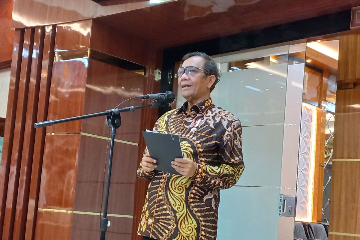 Menteri Koordinator Bidang Politik, Hukum, dan Keamanan (Menko Polhukam) Mahfud MD di Kantor Kemenko Polhukam, Rabu (11/1/2023).