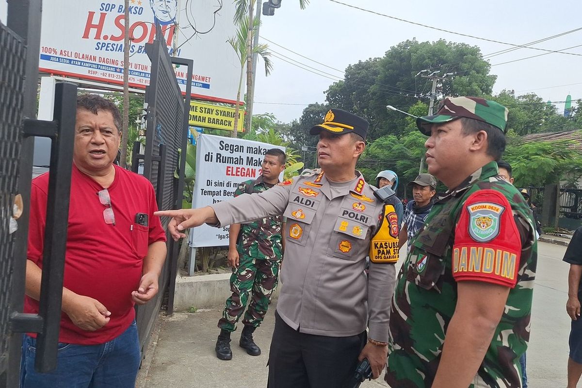Kapolresta Bandung Kombes Pol Aldi Subartono saat melakukan sidak di beberapa lahan parkir di sekitaran Stadion Si Jalak Harupat, Kabupaten Bandung, Jawa Barat, Minggu (6/7/2025)