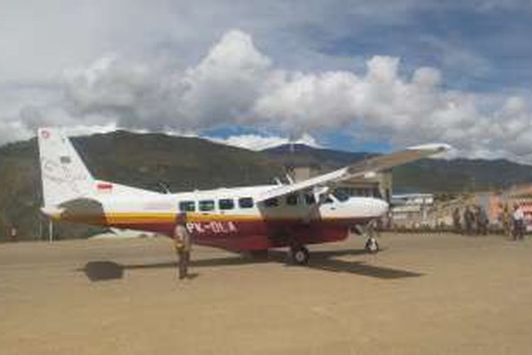 Pesawat perintis di pedalaman Papua