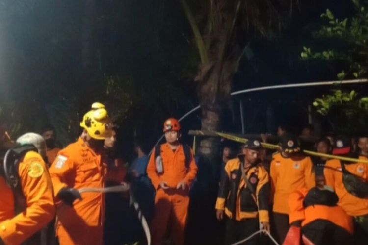 Proses evakuasi masuk dalam sumur di Kapanewon Sedayu, Bantul