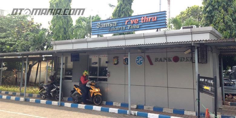 Fasilitas Drive Thru pembayaran pajak sepeda motor sepi pengunjung.