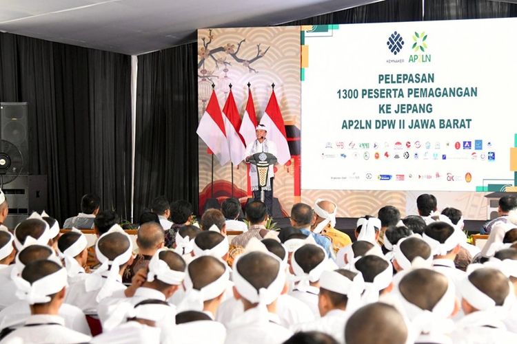 Herman saat melepas 1.300 Peserta Magang Jepang LPK SO Anggota AP2LN DPW II Jabar. 