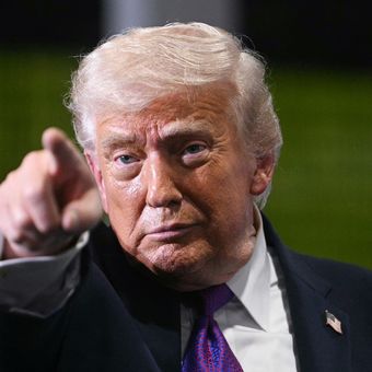 Presiden Amerika Serikat Donald Trump saat menghadiri acara di Verst Logistics di Kota Hebron, Negara Bagian Ketucky, 11 Maret 2026.