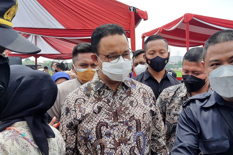 Gubernur DKI Jakarta Anies Baswedan meresmikan pembangunan Kampung Susun Produktif Tumbuh Cakung yang berada di RW 05 Kelurahan Jatinegara, Kecamatan Cakung, Jakarta Timur, Kamis (7/10/2021).