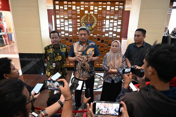 Pj Sekretaris Provinsi (Sekprov) Sulawesi Selatan (Sulsel) Andi Muhammad Arsjad mengklarifikasi pemberitaan salah satu media cetak yang menyebut pihaknya membolehkan ASN ikut kampanye.