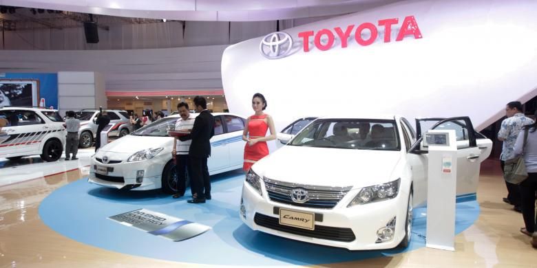 Stan Toyota dalam pameran 22nd Indonesia International Motor Show 2014, di JIExpo, Kemayoran, Jakarta Utara, Kamis (18/9/2014). Pameran otomotif terbesar di Indonesia ini akan berlangsung hingga 28 September 2014.