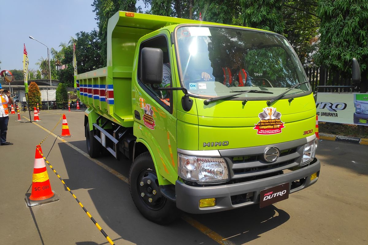 Hino adakan kompetisi keselamatan berkendara bagi pengemudi truk Hino