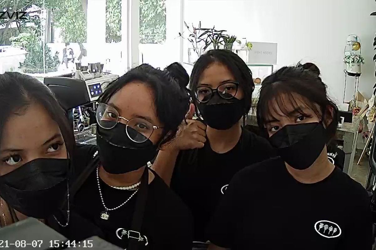 Bisnis coffee shop inisiasi Gaby mulai dibangun pada tahun 2021 dan di-launching perdana di tahun yang sama, tepatnya pada bulan Juli.