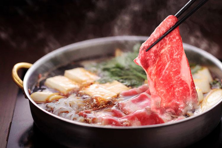 Shabu-Shabu dan Sukiyaki: Perbedaan dan Kenikmatan Makanan Berkuah Jepang