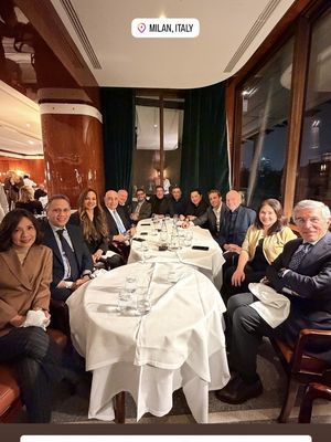 Foto yang dibagikan Presiden FIFA, Gianni Infantino, melalui Instagram Story pada Rabu (4/2/2026). Infantino bersua Ketum PSSI Erick Thohir dan Presiden Como Mirwan Suwarso dalam sebuah jamuan makan malam.