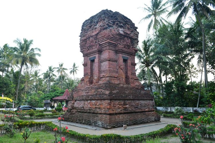 Candi Kalicilik di Blitar, Jawa Timur.