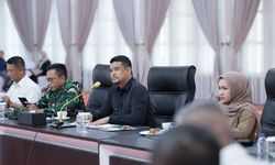 Gerak Cepat Atasi Bencana di Sumut, Bobby Nasution Fokus Evakuasi dan Buka Jalur Logistik